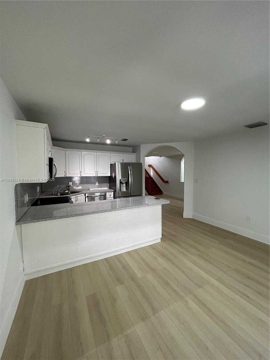 Small Image of 8725 SOUTH WEST 158TH PL, Miami Number 16
