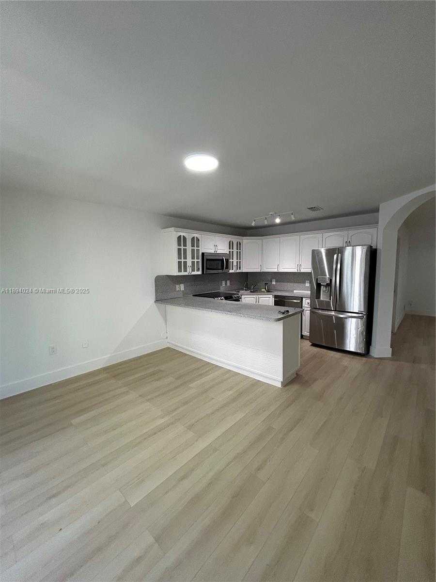 Small Image of 8725 SOUTH WEST 158TH PL, Miami Number 17