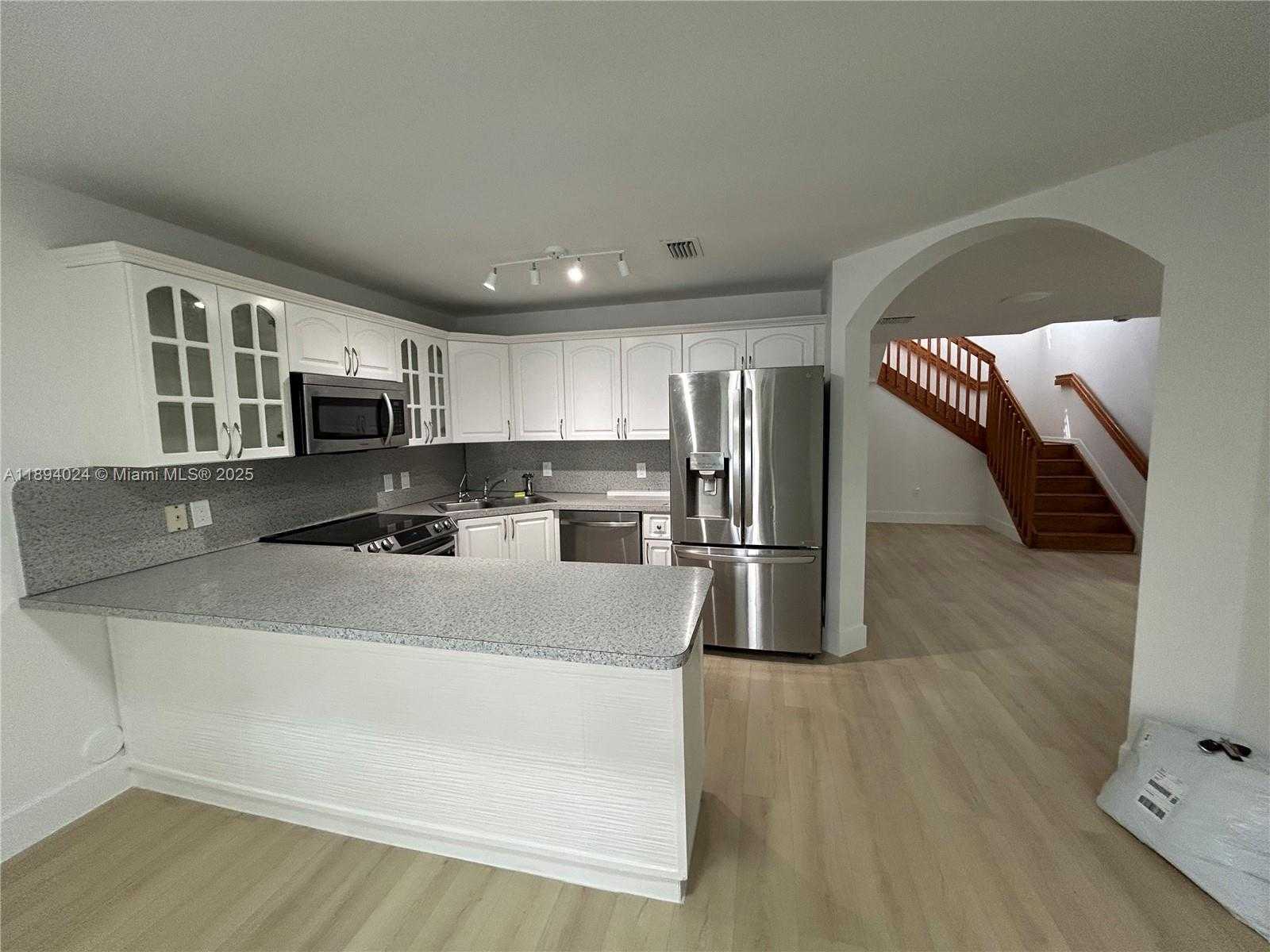 Small Image of 8725 SOUTH WEST 158TH PL, Miami Number 18