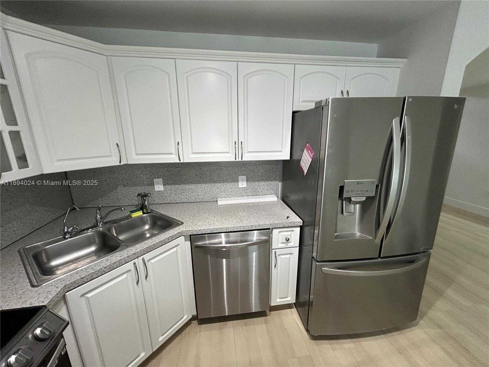 Small Image of 8725 SOUTH WEST 158TH PL, Miami Number 19