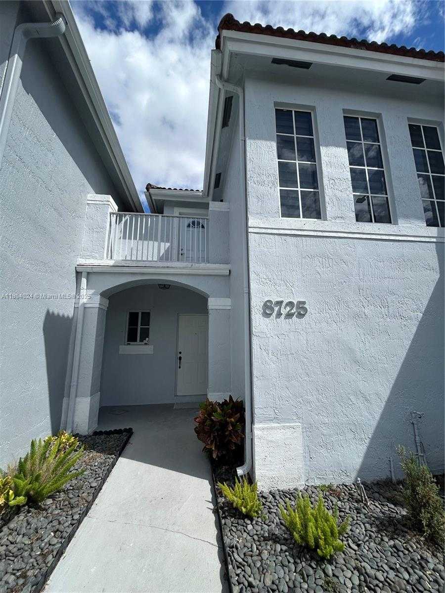 Small Image of 8725 SOUTH WEST 158TH PL, Miami Number 2