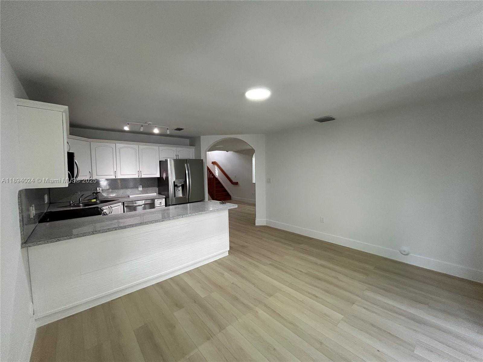 Small Image of 8725 SOUTH WEST 158TH PL, Miami Number 20