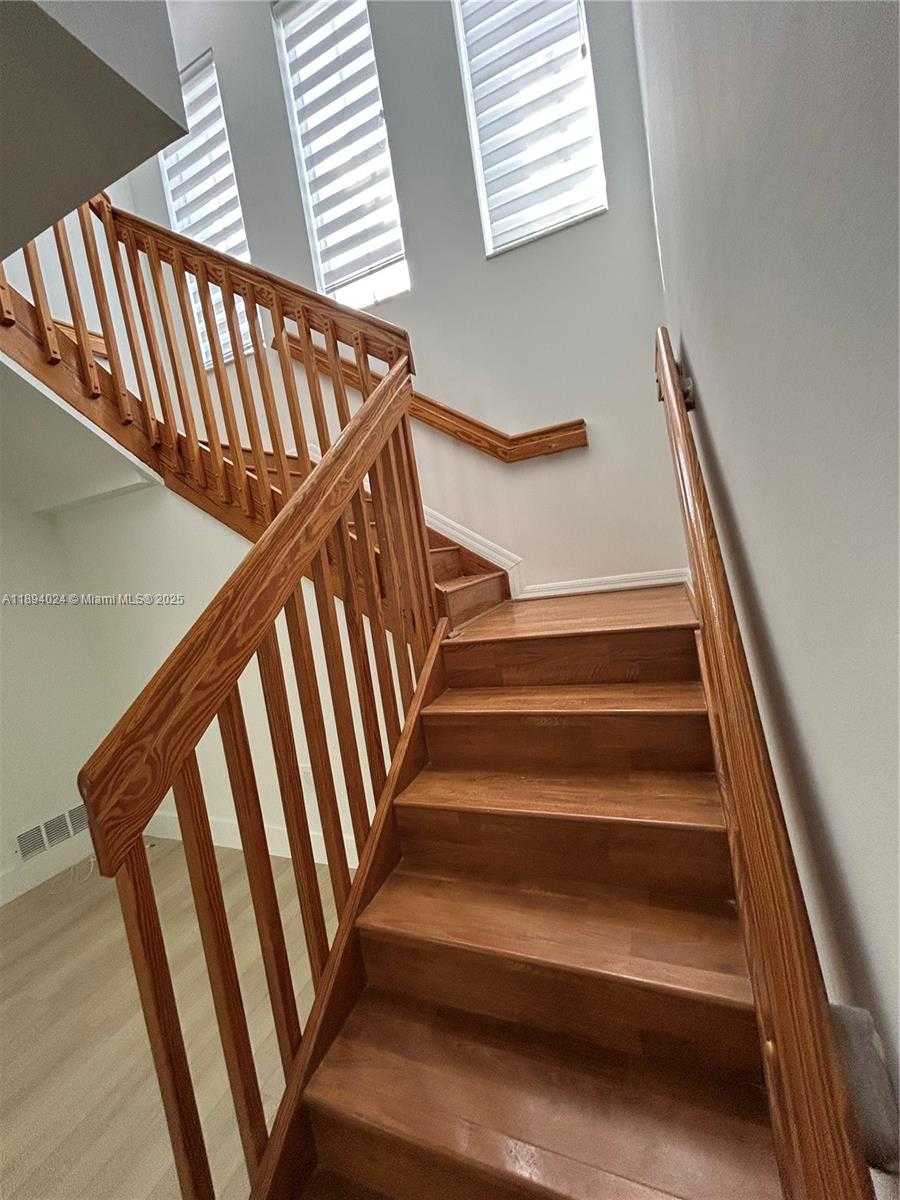 Small Image of 8725 SOUTH WEST 158TH PL, Miami Number 25