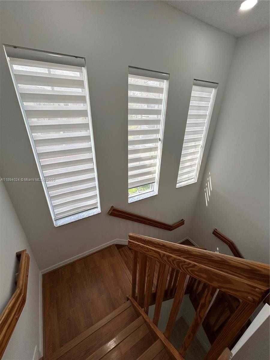 Small Image of 8725 SOUTH WEST 158TH PL, Miami Number 27