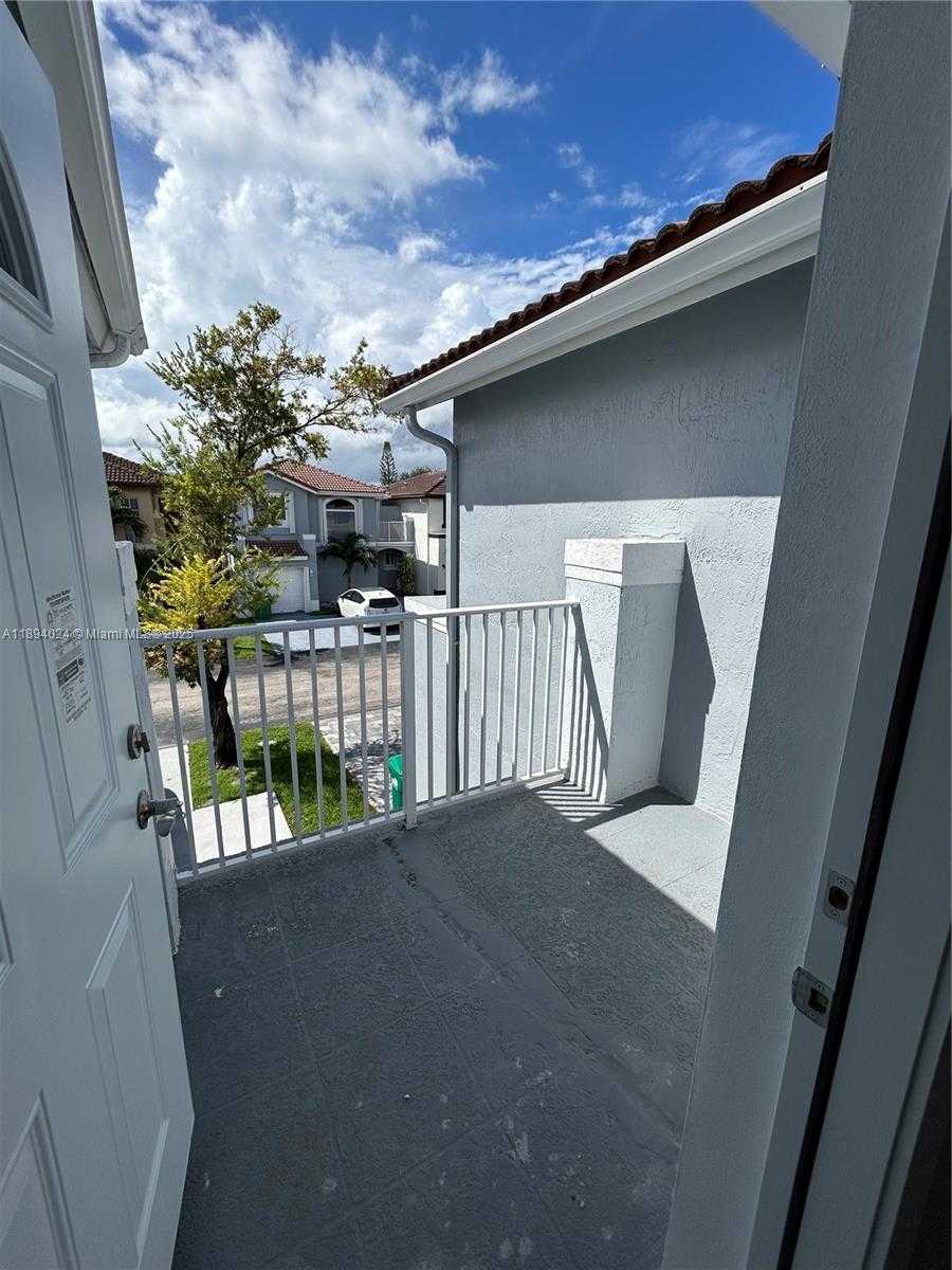 Small Image of 8725 SOUTH WEST 158TH PL, Miami Number 33