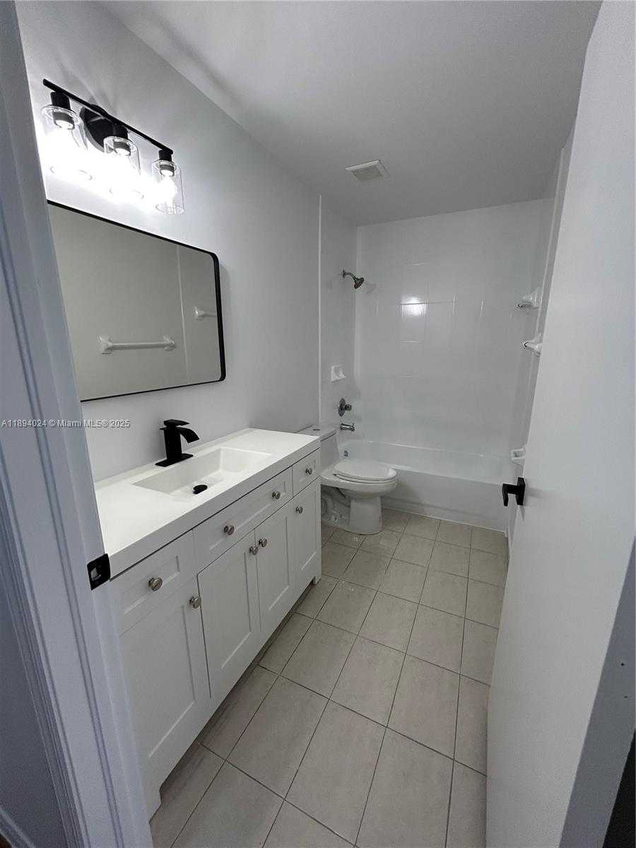 Small Image of 8725 SOUTH WEST 158TH PL, Miami Number 38