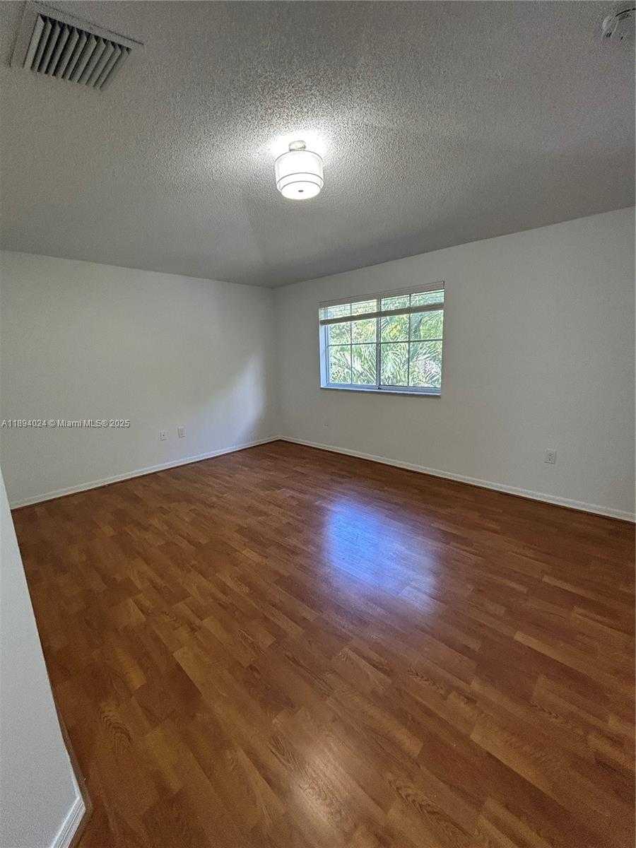Small Image of 8725 SOUTH WEST 158TH PL, Miami Number 39