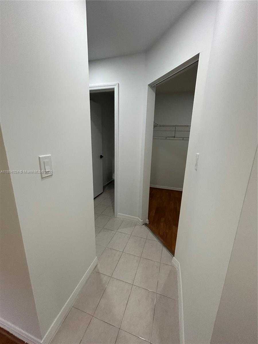 Small Image of 8725 SOUTH WEST 158TH PL, Miami Number 40