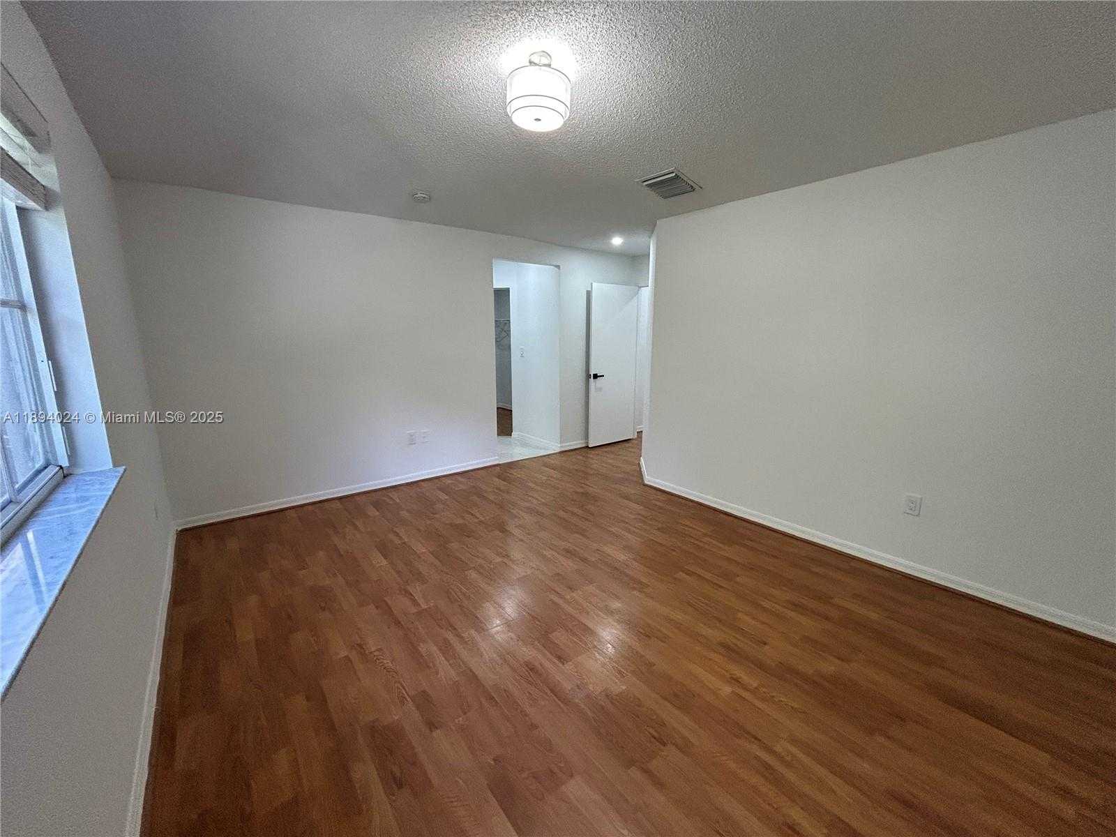 Small Image of 8725 SOUTH WEST 158TH PL, Miami Number 42