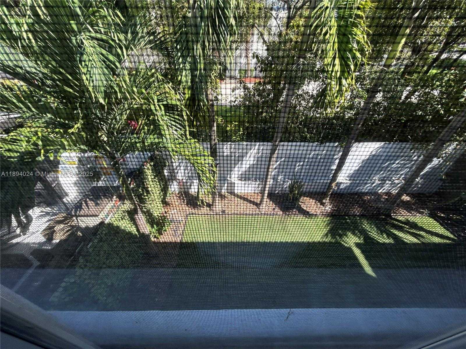 Small Image of 8725 SOUTH WEST 158TH PL, Miami Number 48