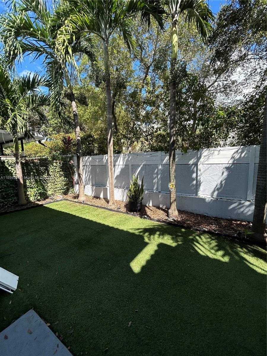 Small Image of 8725 SOUTH WEST 158TH PL, Miami Number 49
