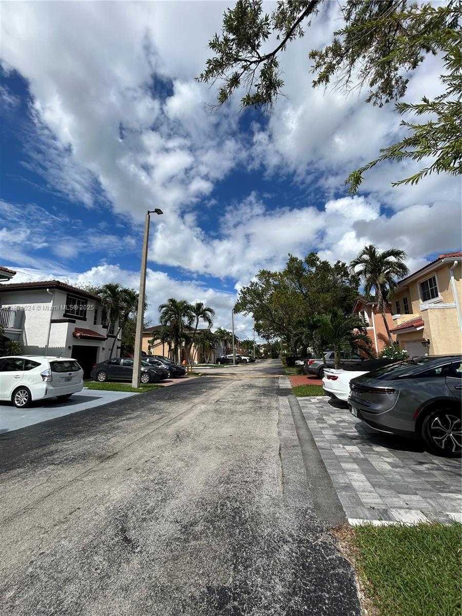 Small Image of 8725 SOUTH WEST 158TH PL, Miami Number 5