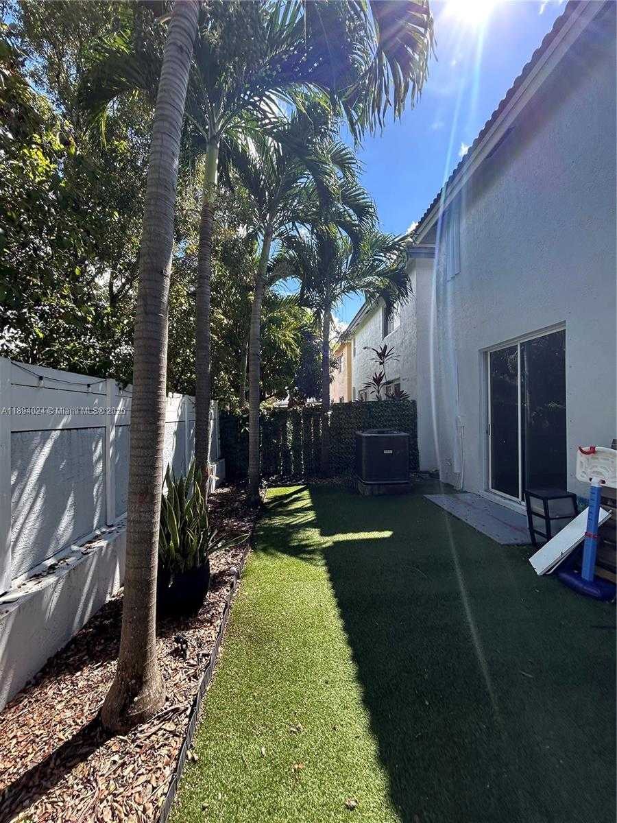 Small Image of 8725 SOUTH WEST 158TH PL, Miami Number 51