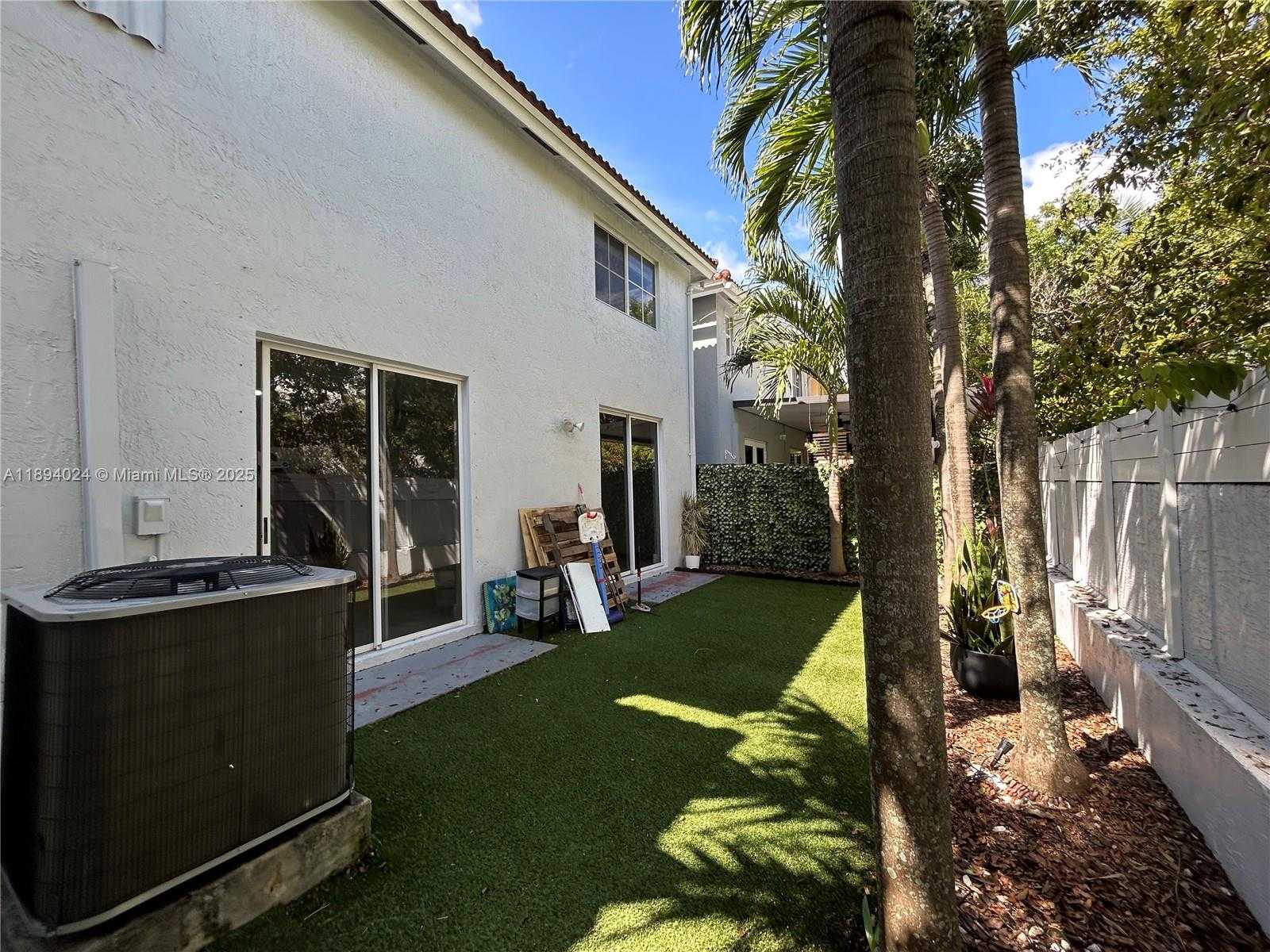 Small Image of 8725 SOUTH WEST 158TH PL, Miami Number 52