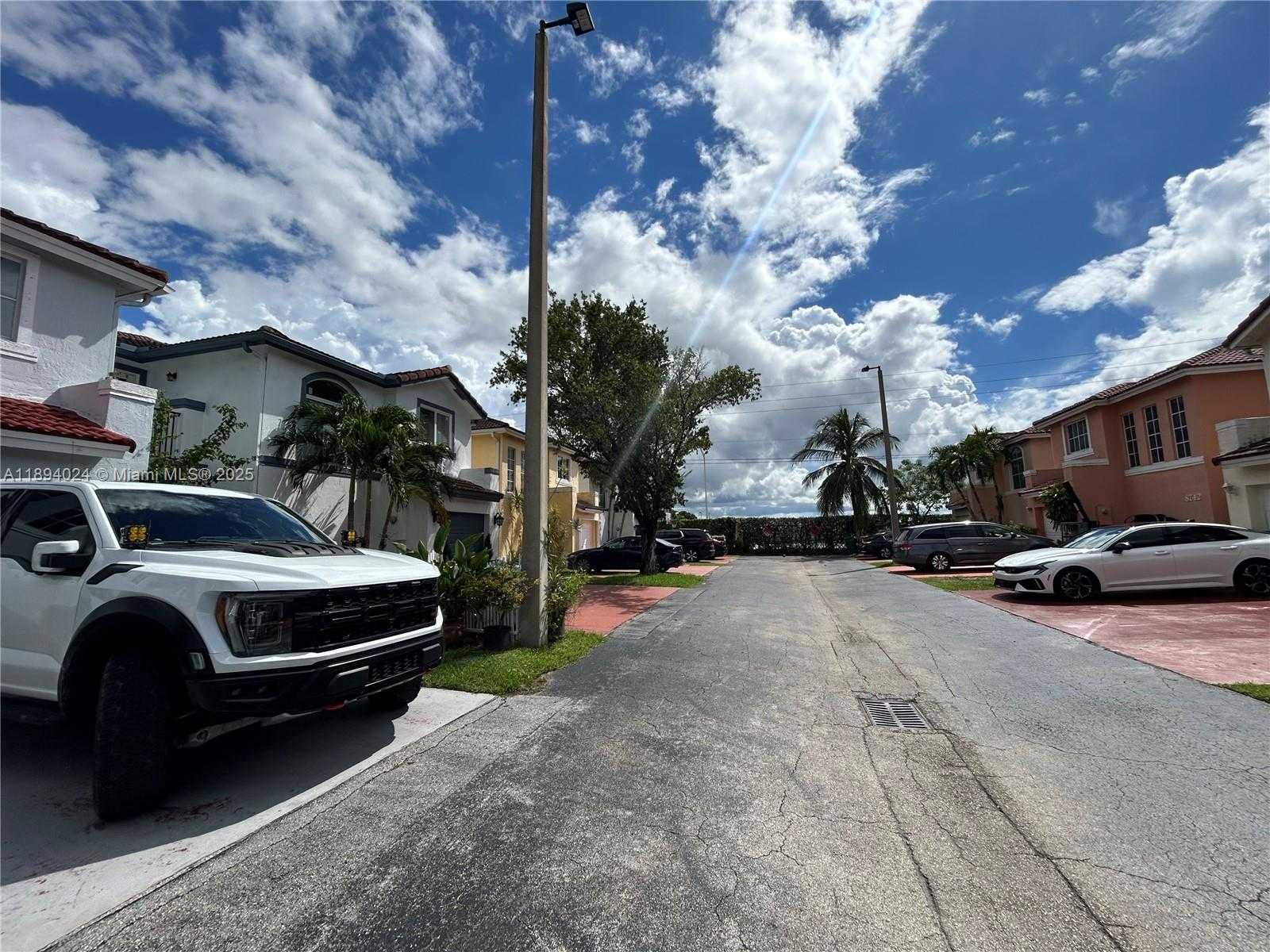 Small Image of 8725 SOUTH WEST 158TH PL, Miami Number 6