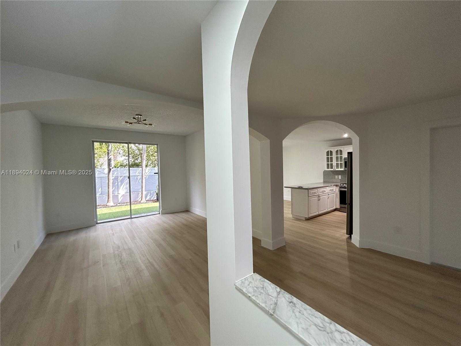 Small Image of 8725 SOUTH WEST 158TH PL, Miami Number 7