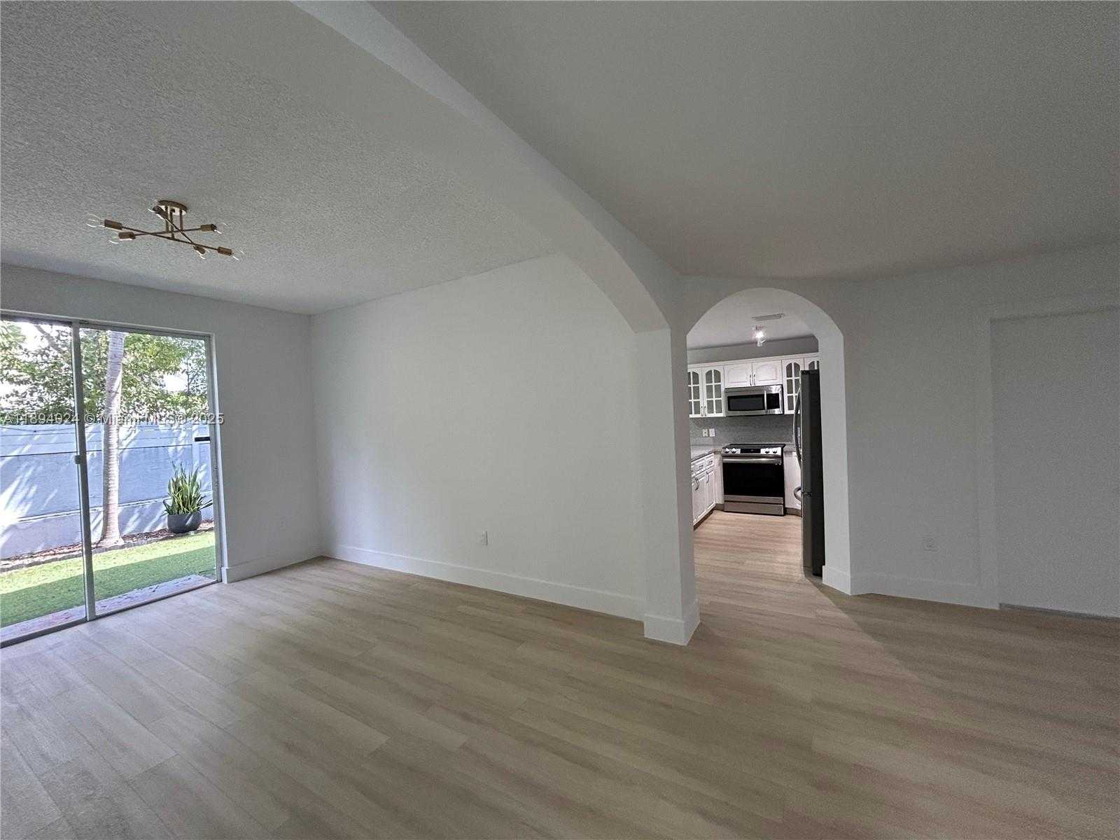 Small Image of 8725 SOUTH WEST 158TH PL, Miami Number 9