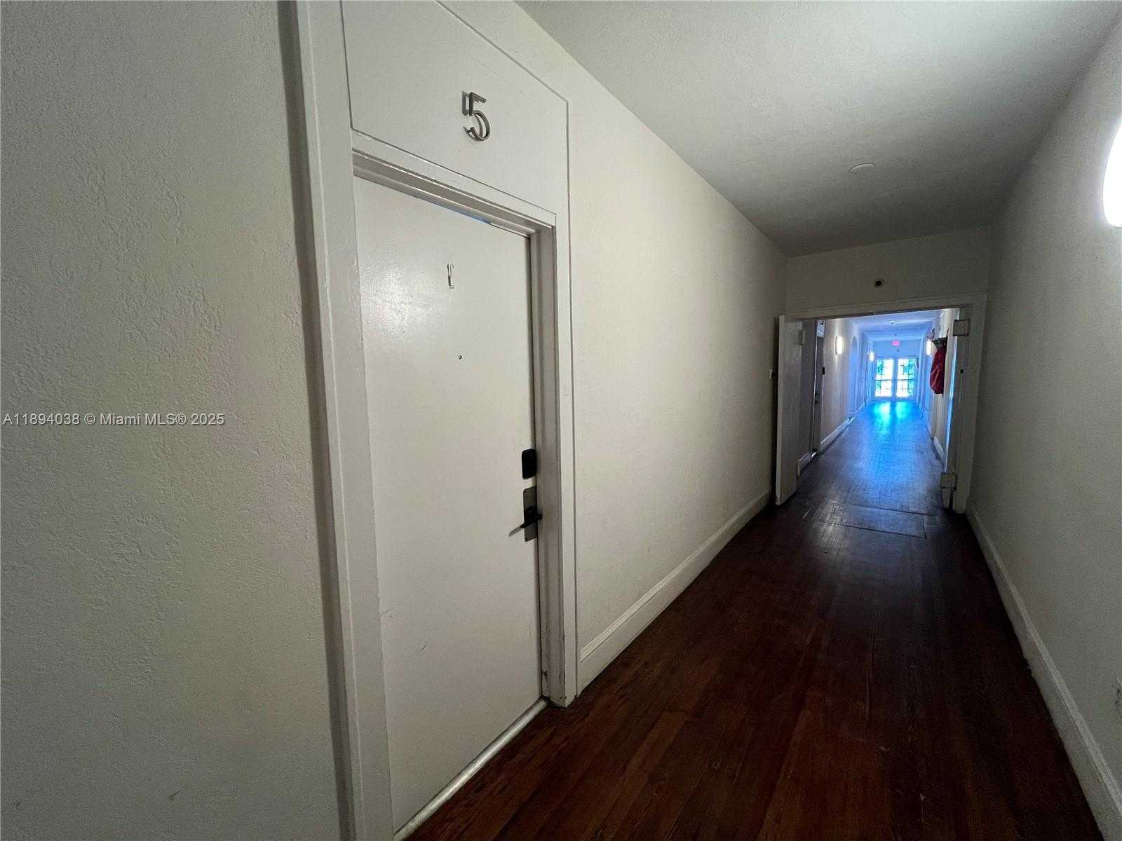 Small Image of 1618 MICHIGAN AVE #5, Miami Beach Number 13