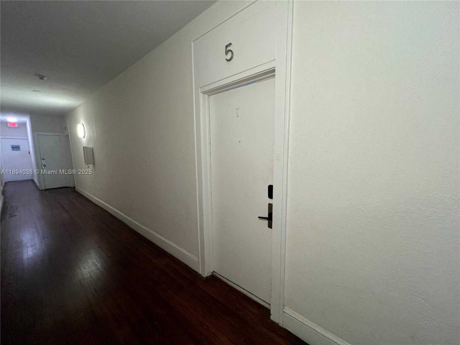 Small Image of 1618 MICHIGAN AVE #5, Miami Beach Number 14