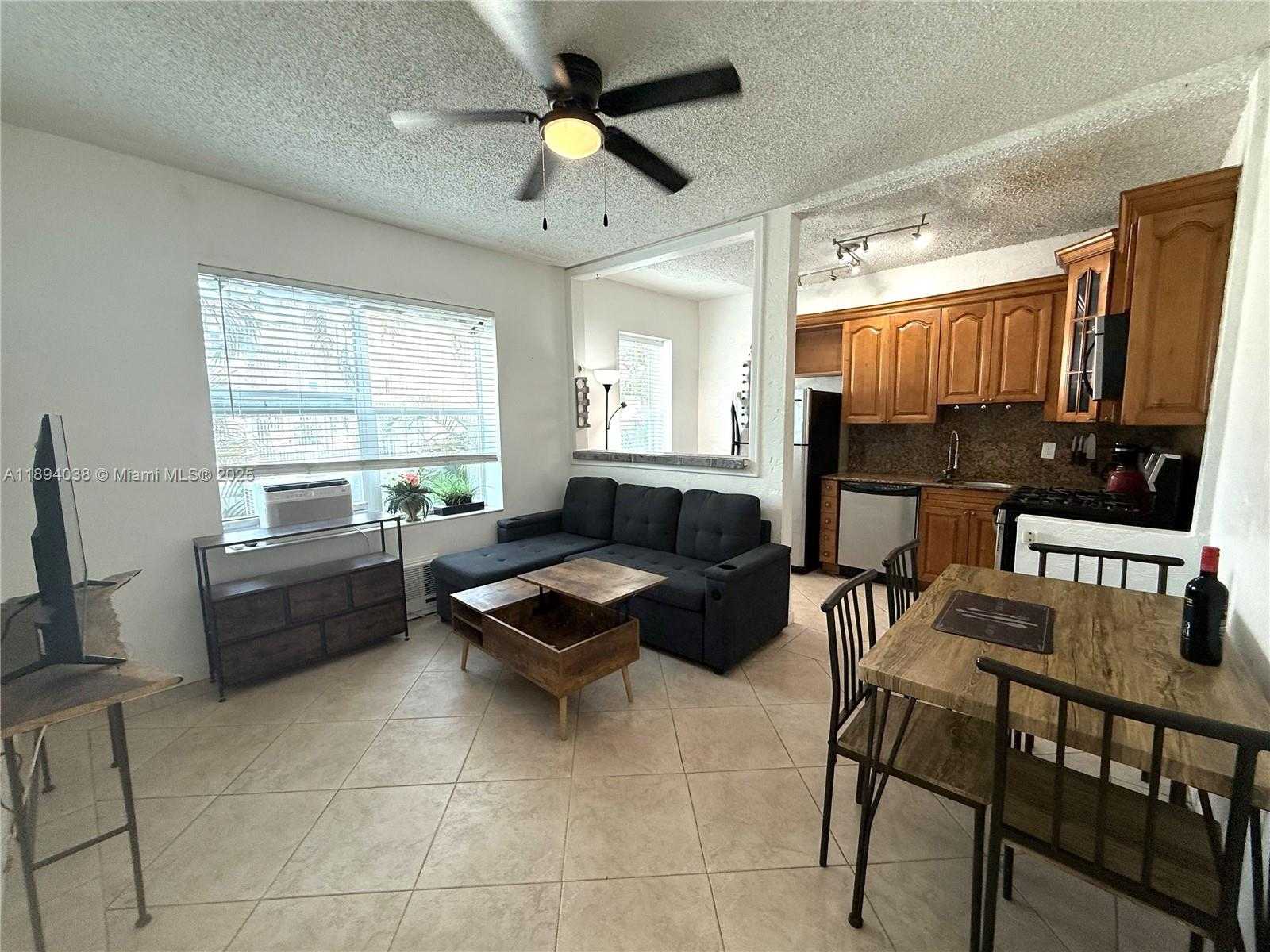 Small Image of 1618 MICHIGAN AVE #5, Miami Beach Number 6