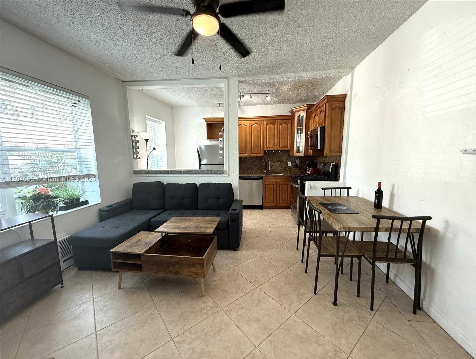 Small Image of 1618 MICHIGAN AVE #5, Miami Beach Number 7