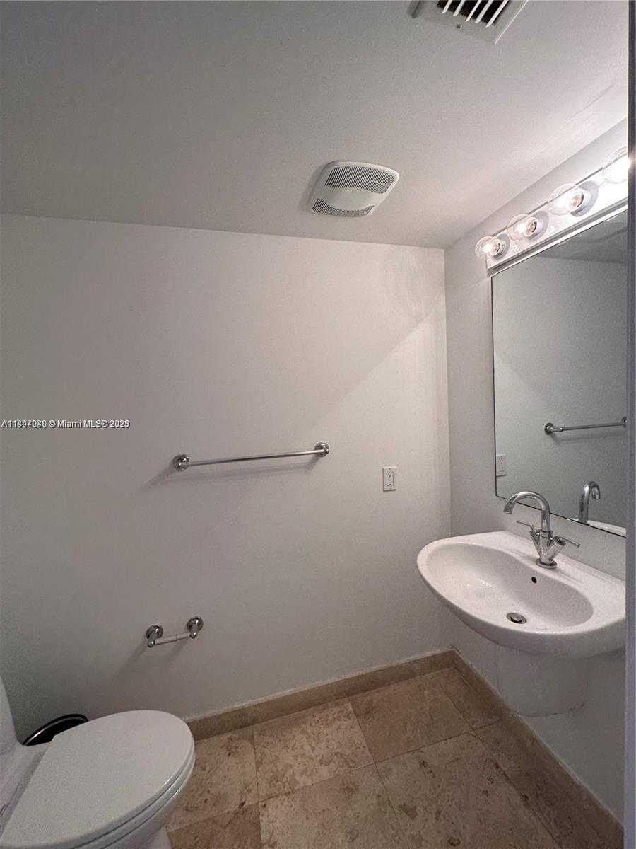 Small Image of 41 SOUTH EAST 5TH ST #1612, Miami Number 13