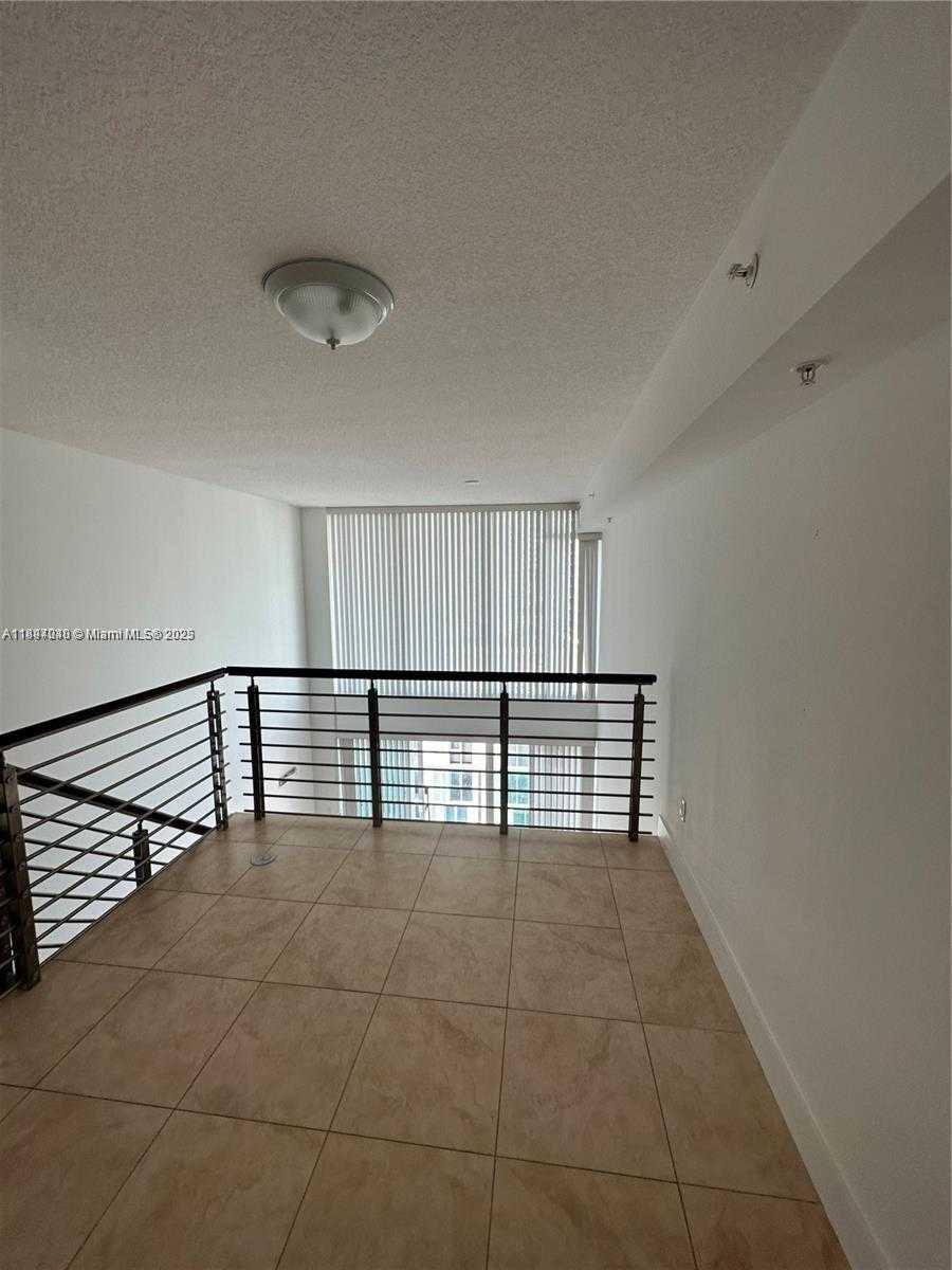 Small Image of 41 SOUTH EAST 5TH ST #1612, Miami Number 3