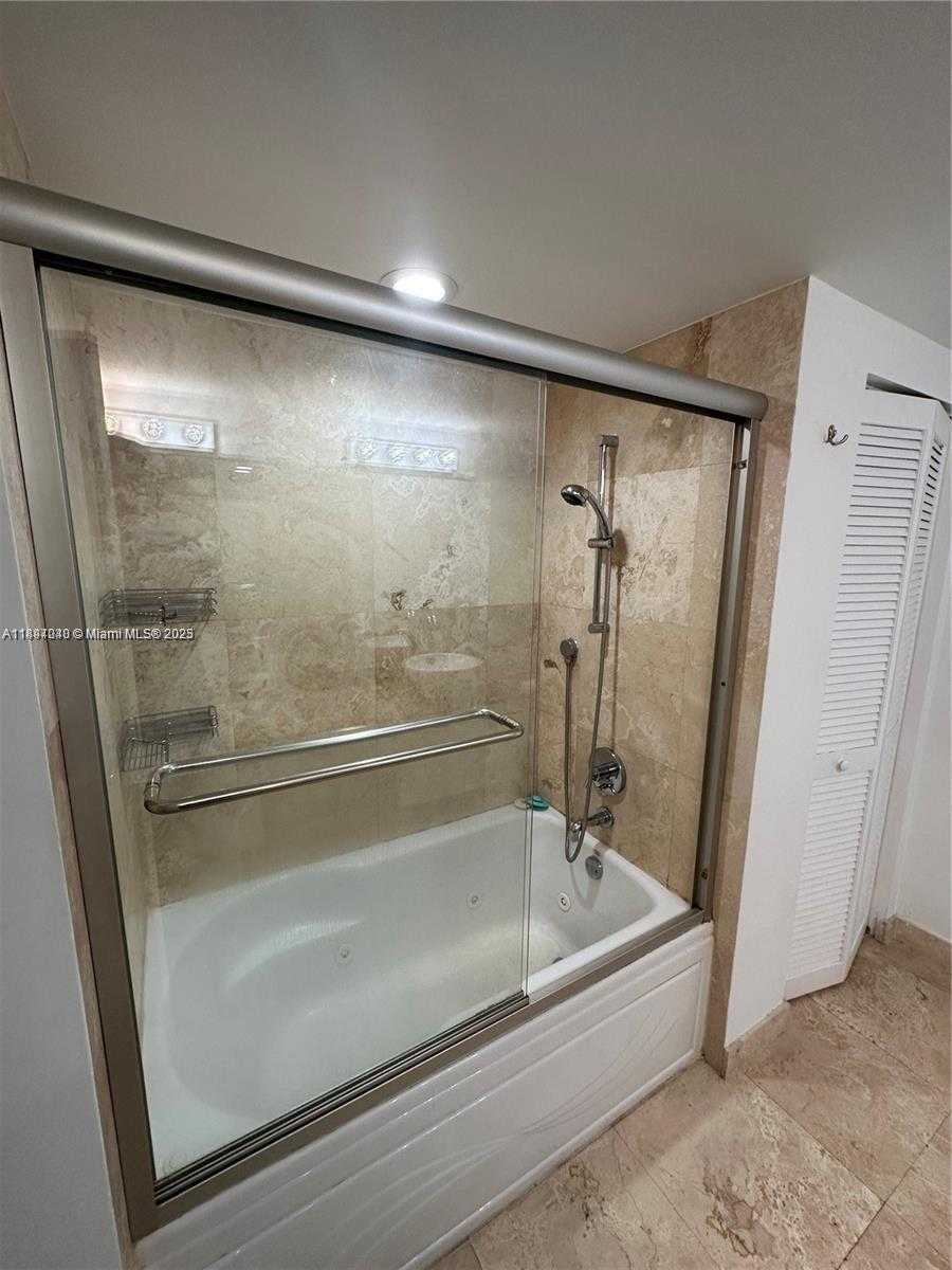 Small Image of 41 SOUTH EAST 5TH ST #1612, Miami Number 5