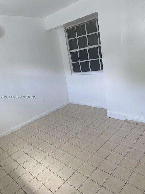 Small Image of 1530 NORTH EAST 180TH ST, North Miami Beach Number 4