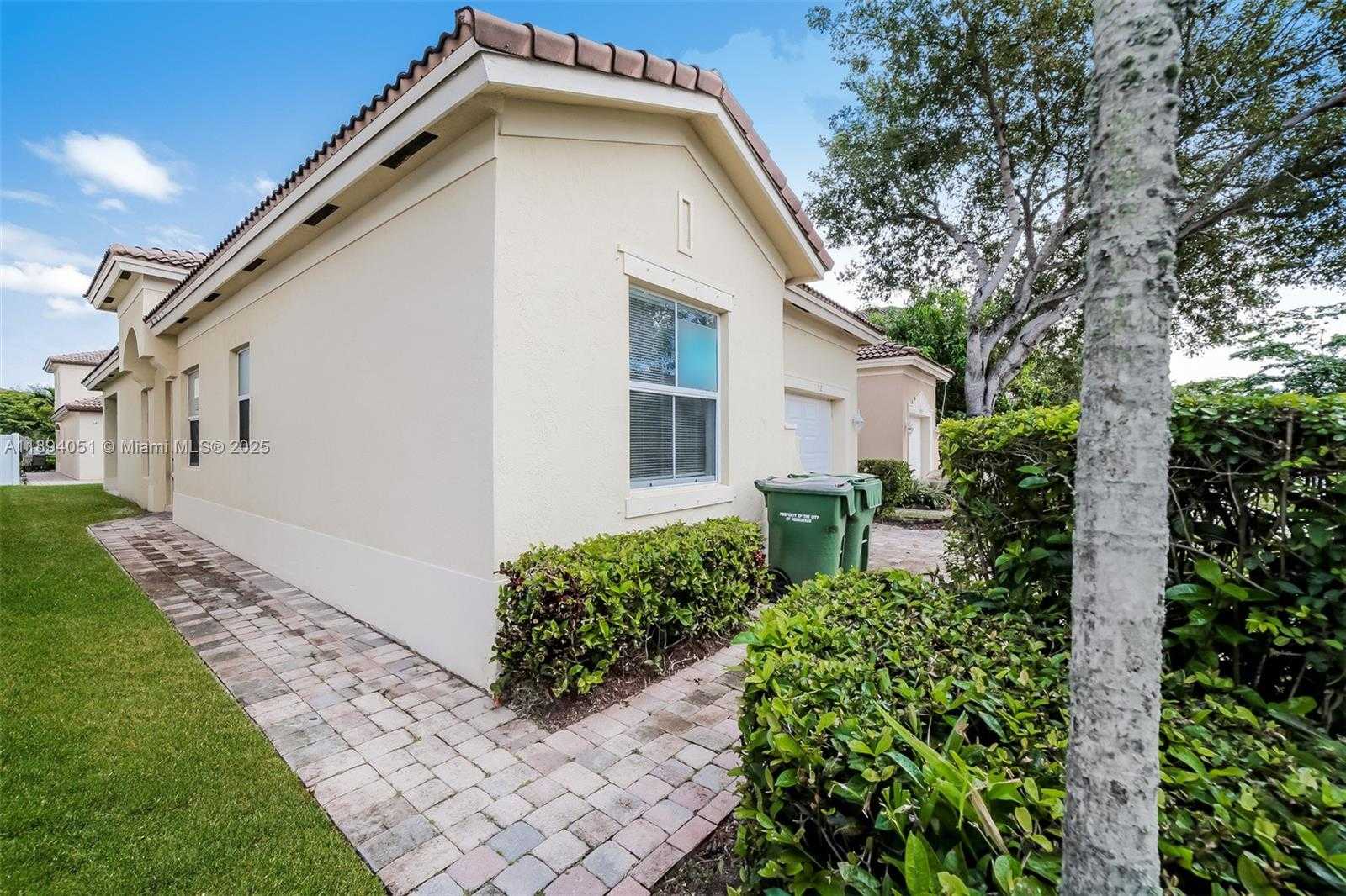 Small Image of 3921 NORTH EAST 12TH DR, Homestead Number 2