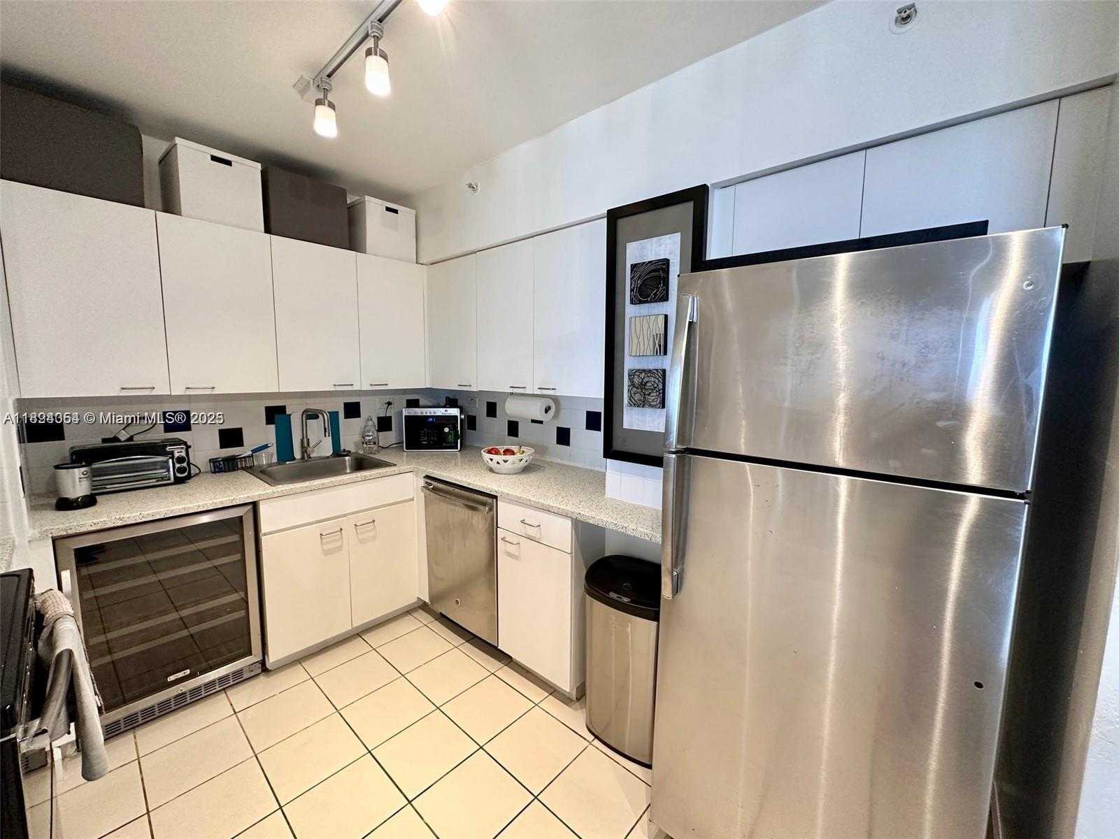 Small Image of 1500 BAY RD #1002S, Miami Beach Number 7