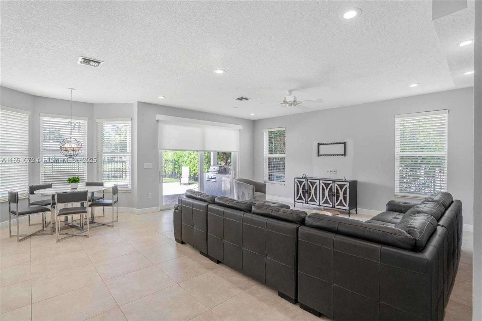 Small Image of 11750 BAYFIELD DR, Boca Raton Number 13