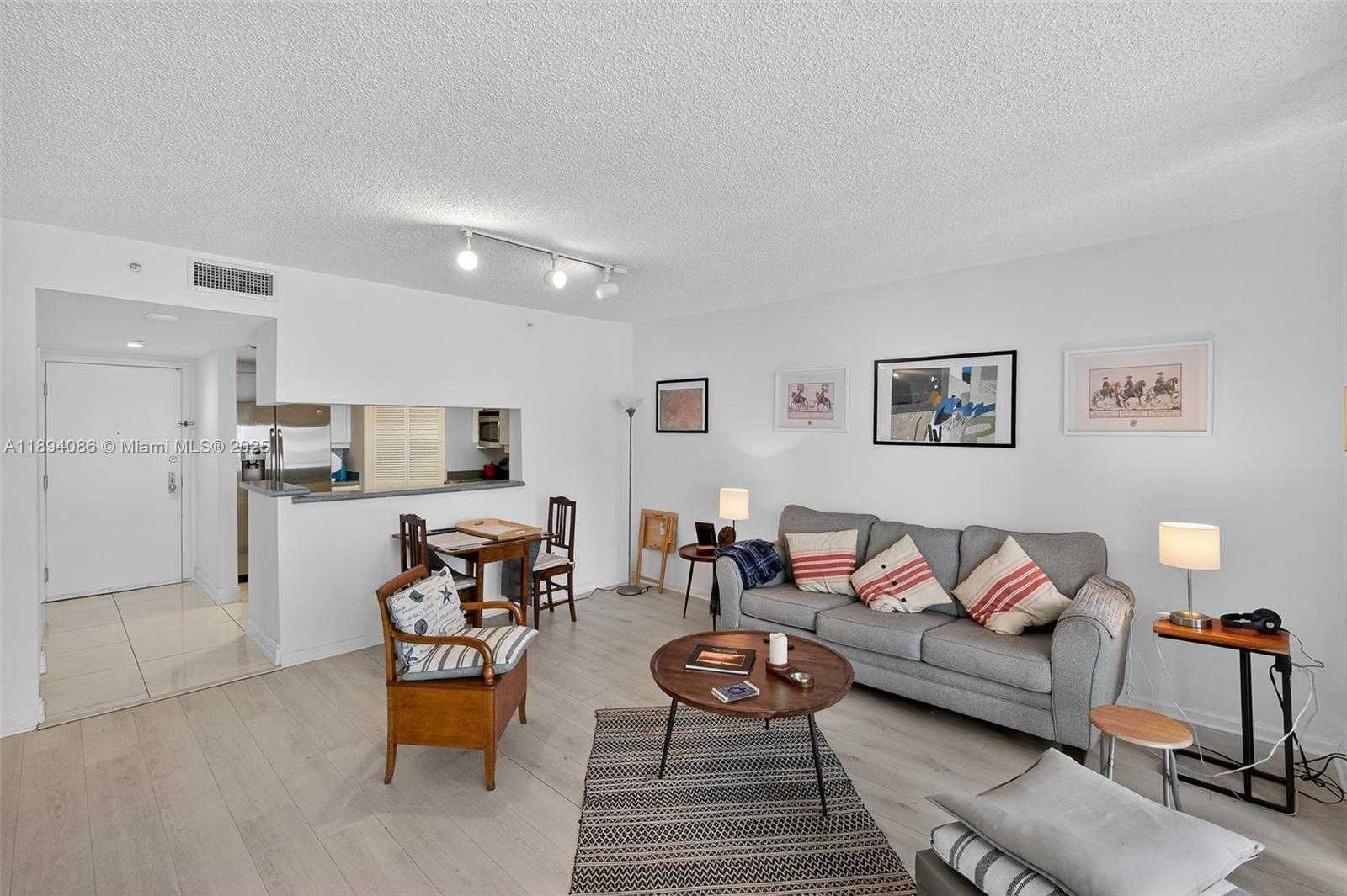 Small Image of 701 BRICKELL KEY BLVD #1108, Miami Number 3