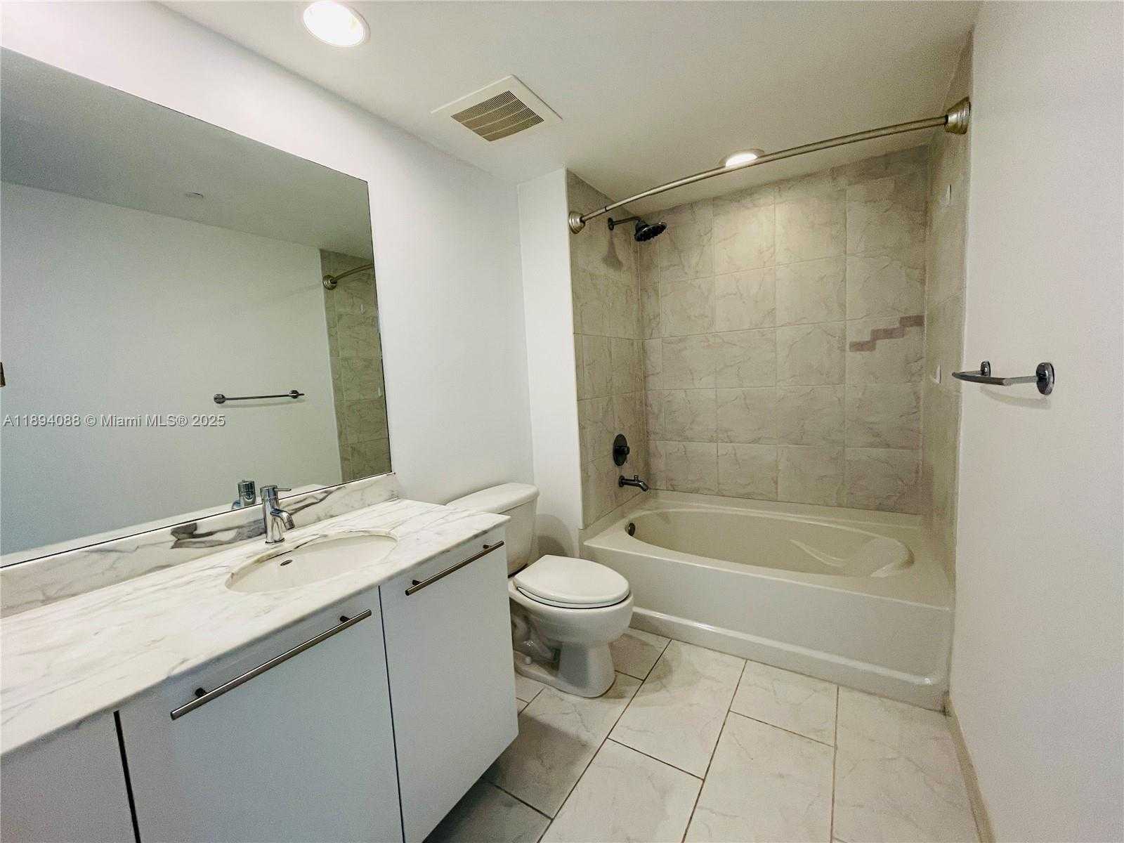 Small Image of 950 BRICKELL BAY DR #1408, Miami Number 10