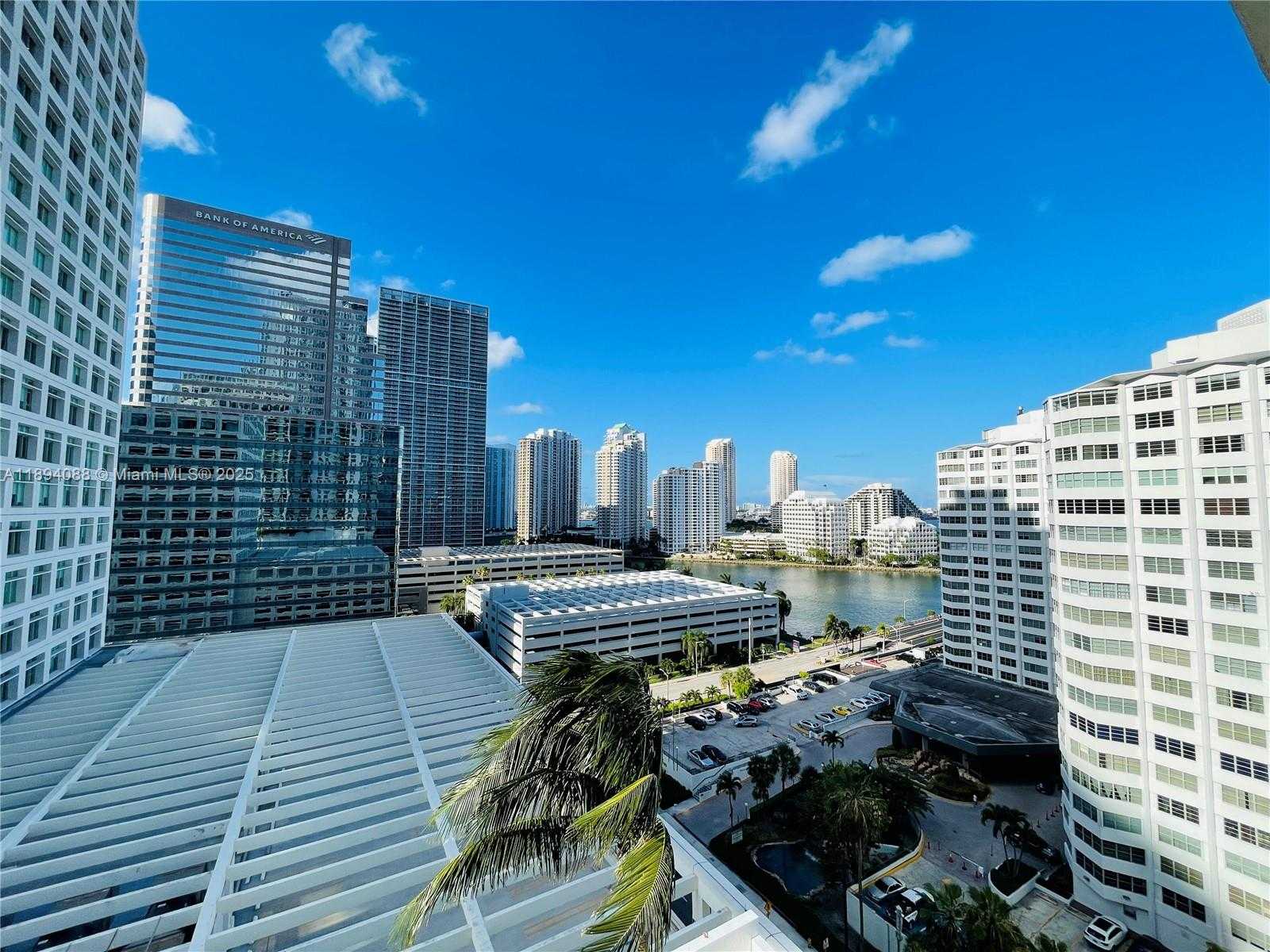 Small Image of 950 BRICKELL BAY DR #1408, Miami Number 12
