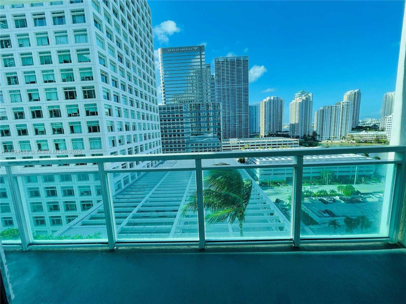 Small Image of 950 BRICKELL BAY DR #1408, Miami Number 13