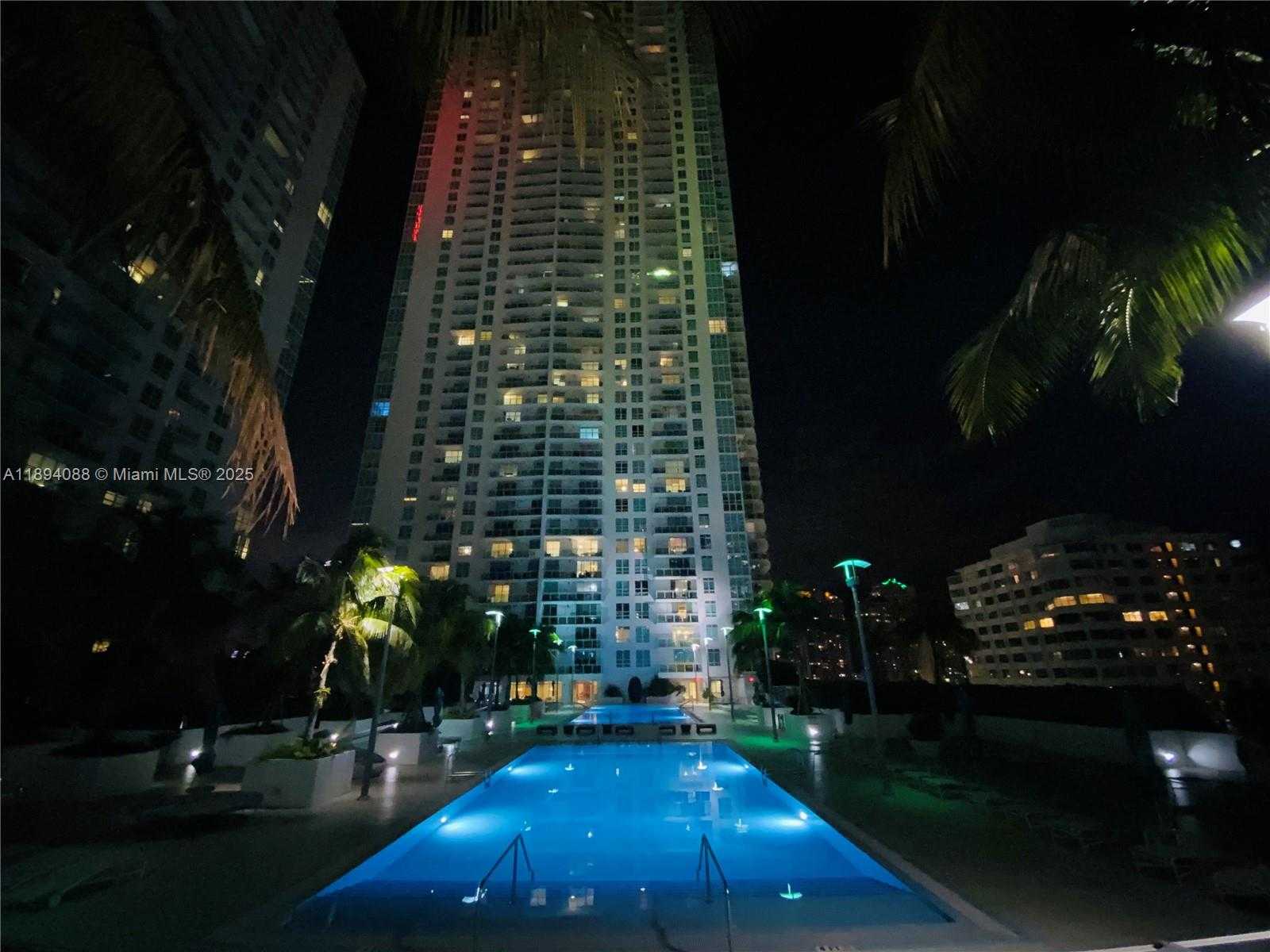 Small Image of 950 BRICKELL BAY DR #1408, Miami Number 25