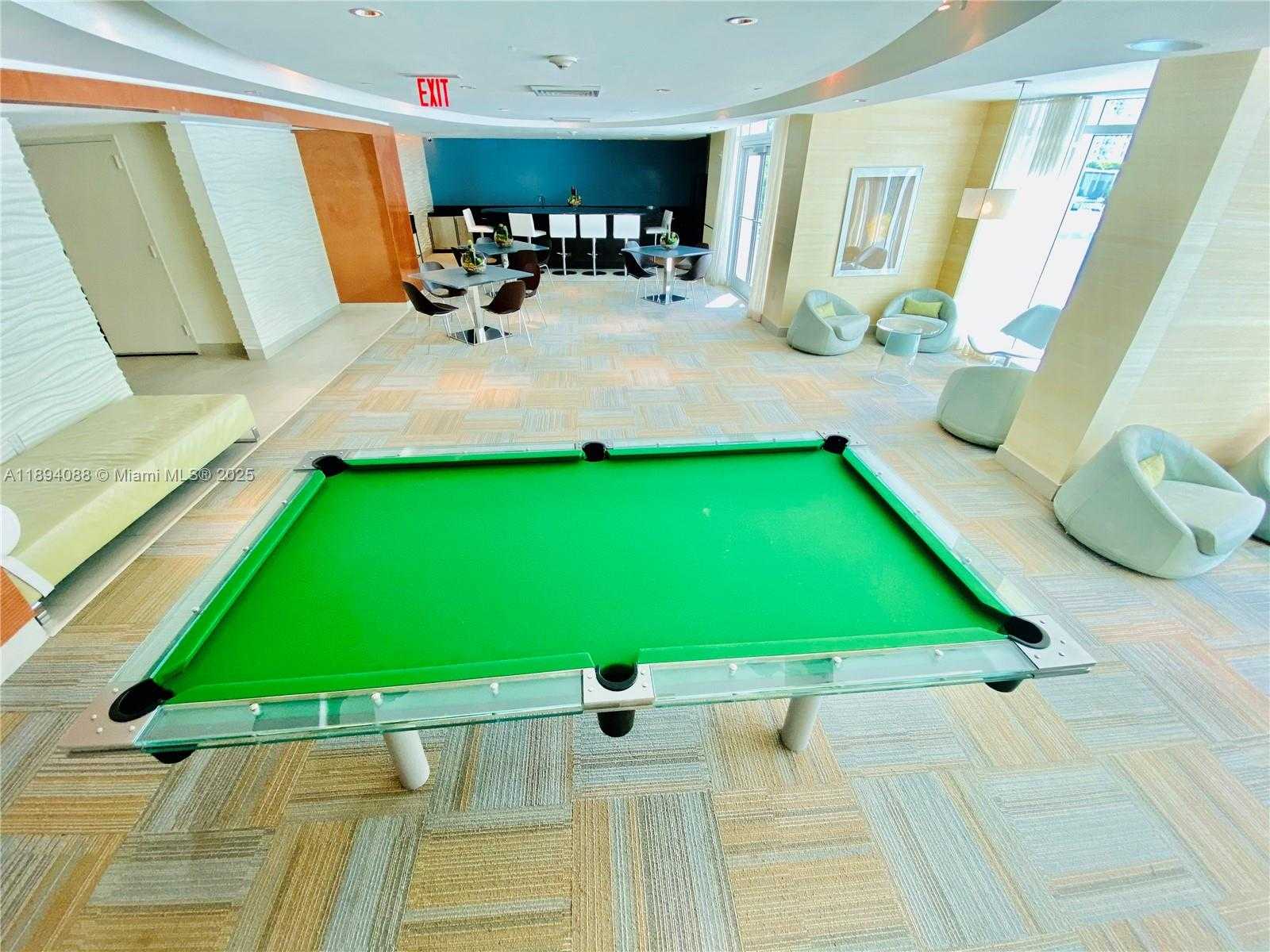 Small Image of 950 BRICKELL BAY DR #1408, Miami Number 31