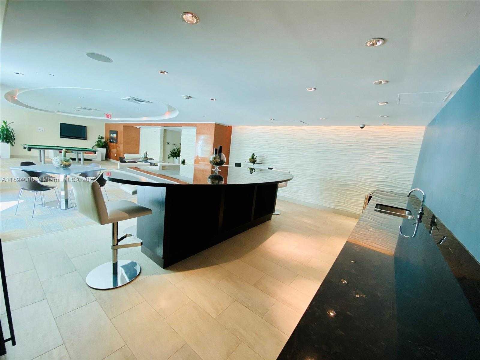 Small Image of 950 BRICKELL BAY DR #1408, Miami Number 32