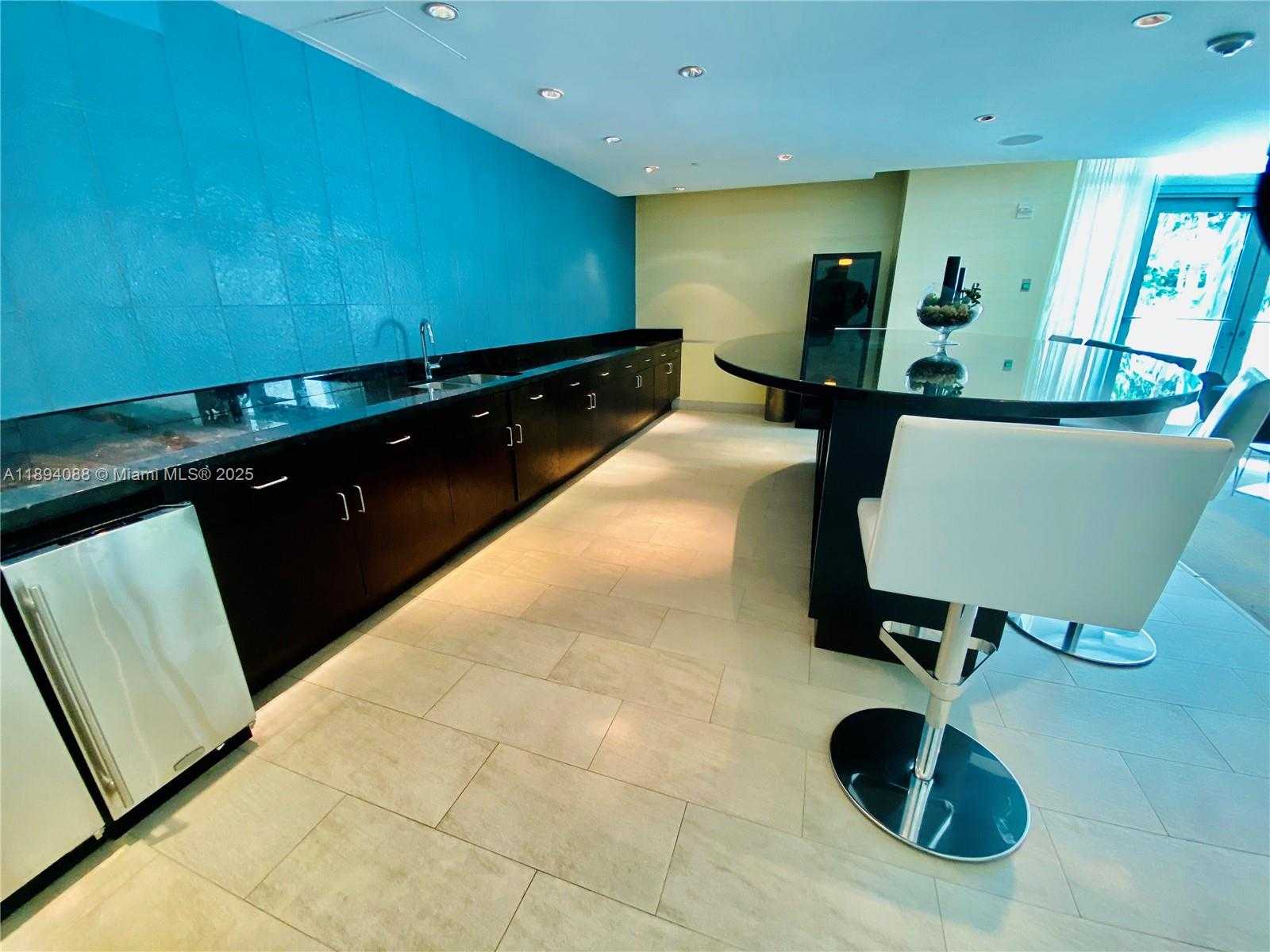 Small Image of 950 BRICKELL BAY DR #1408, Miami Number 33
