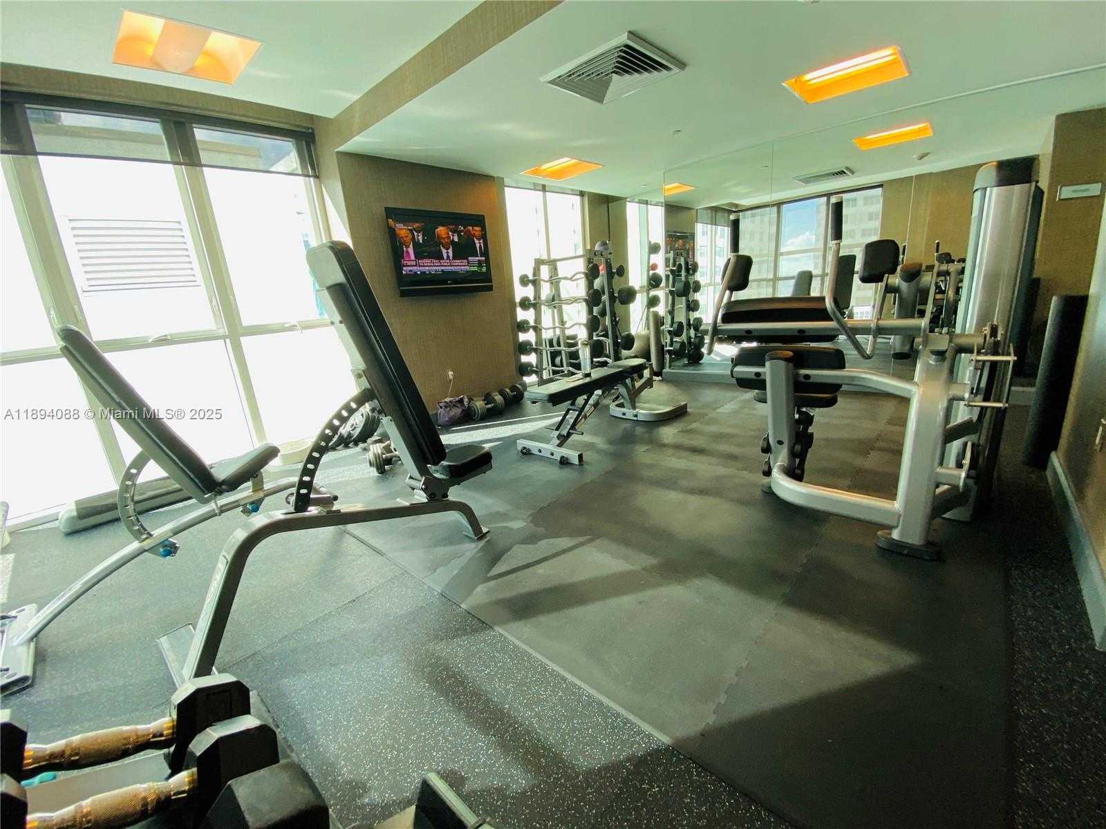 Small Image of 950 BRICKELL BAY DR #1408, Miami Number 43