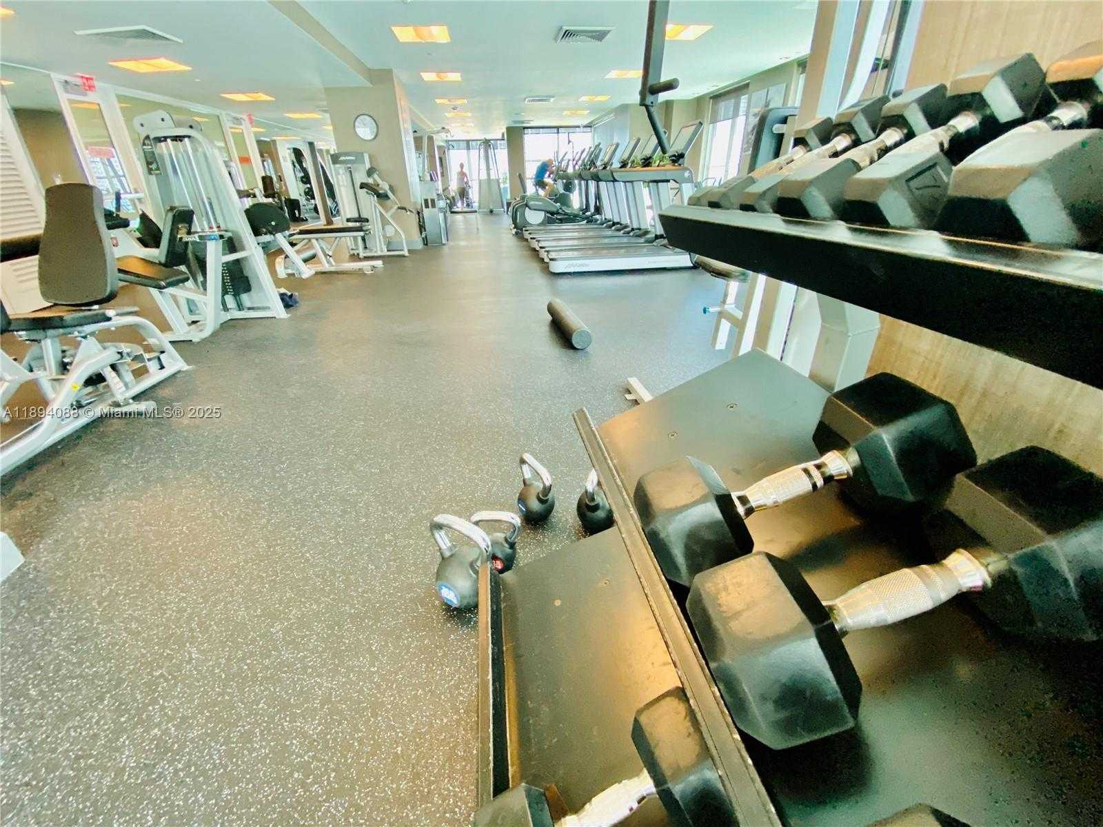 Small Image of 950 BRICKELL BAY DR #1408, Miami Number 44