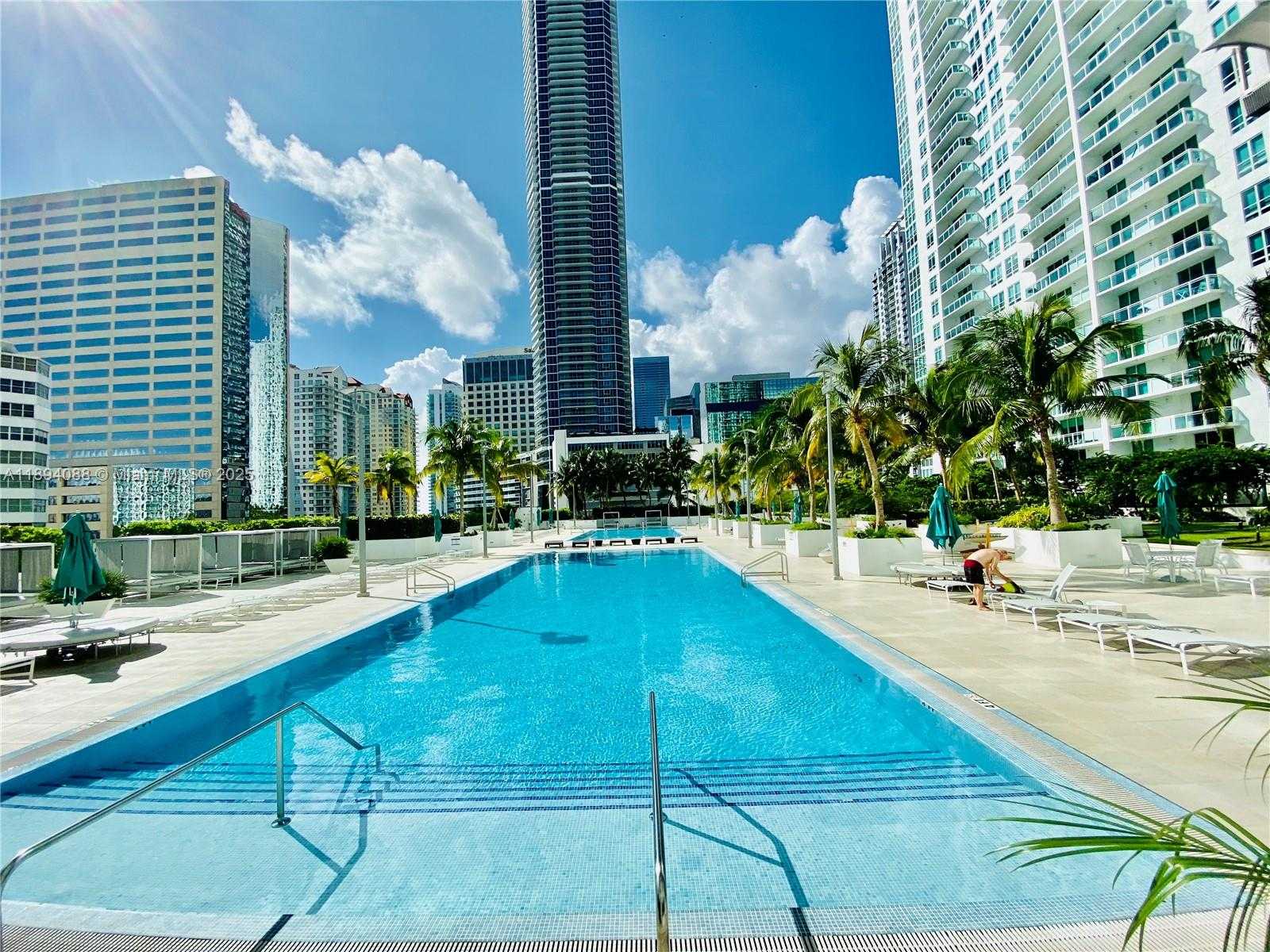Small Image of 950 BRICKELL BAY DR #1408, Miami Number 45