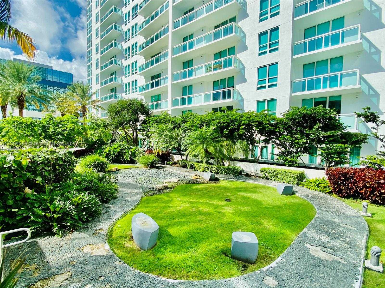 Small Image of 950 BRICKELL BAY DR #1408, Miami Number 49