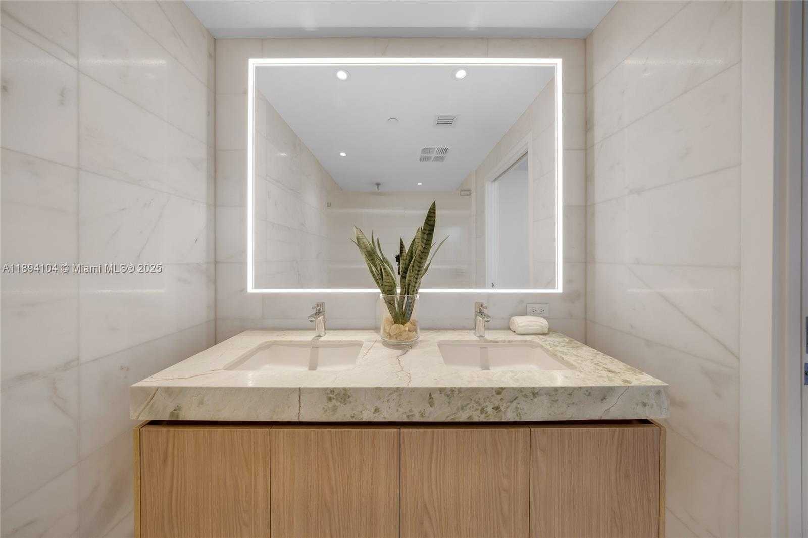 Small Image of 500 ALTON RD #2404, Miami Beach Number 13