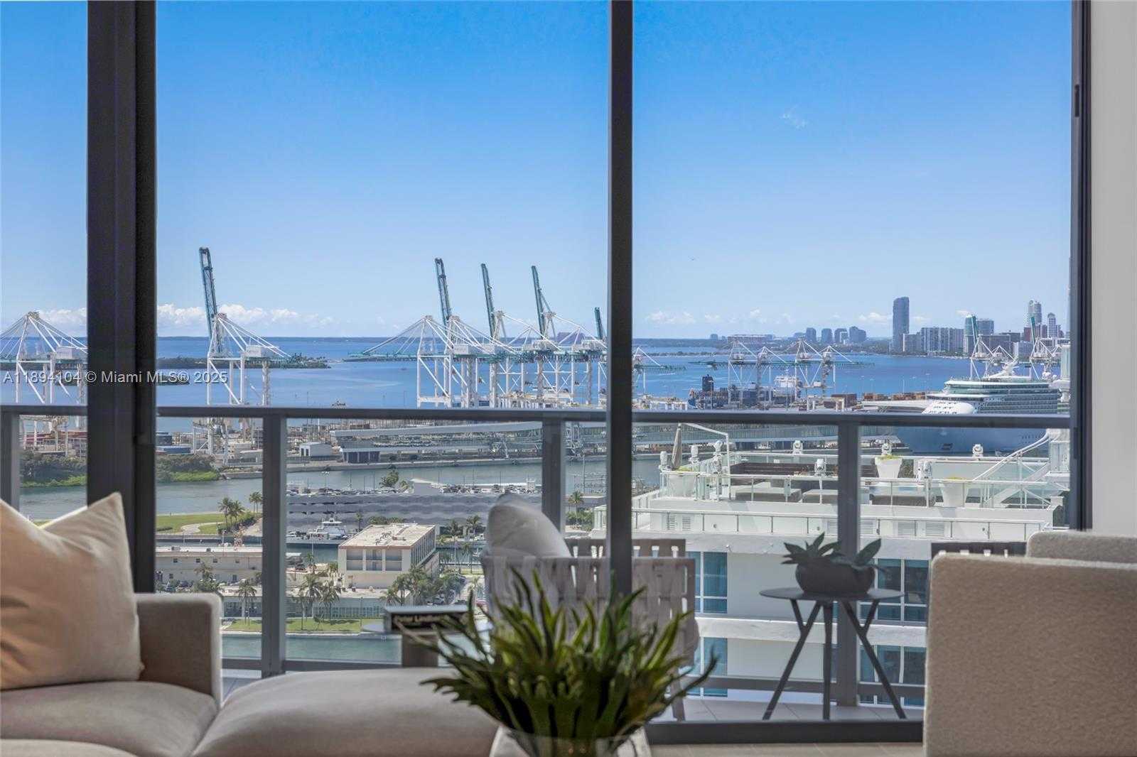 Small Image of 500 ALTON RD #2404, Miami Beach Number 15