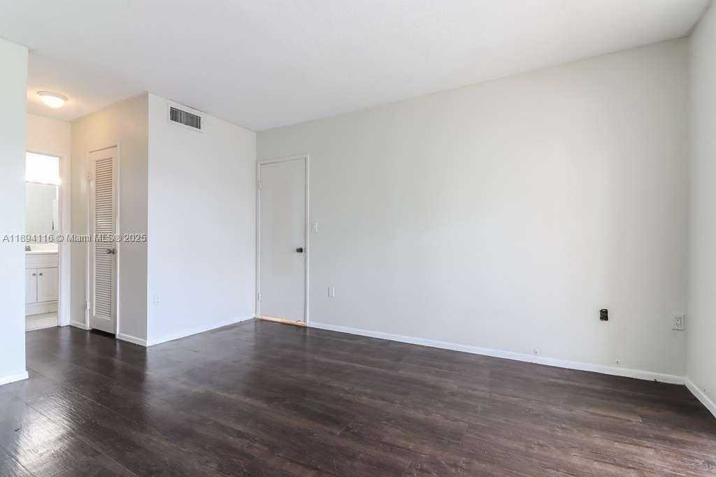 Small Image of 1351 NORTH EAST MIAMI GARDENS DR #1001E, Miami Number 10