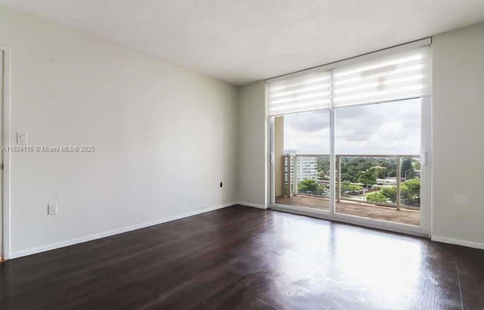 Small Image of 1351 NORTH EAST MIAMI GARDENS DR #1001E, Miami Number 13