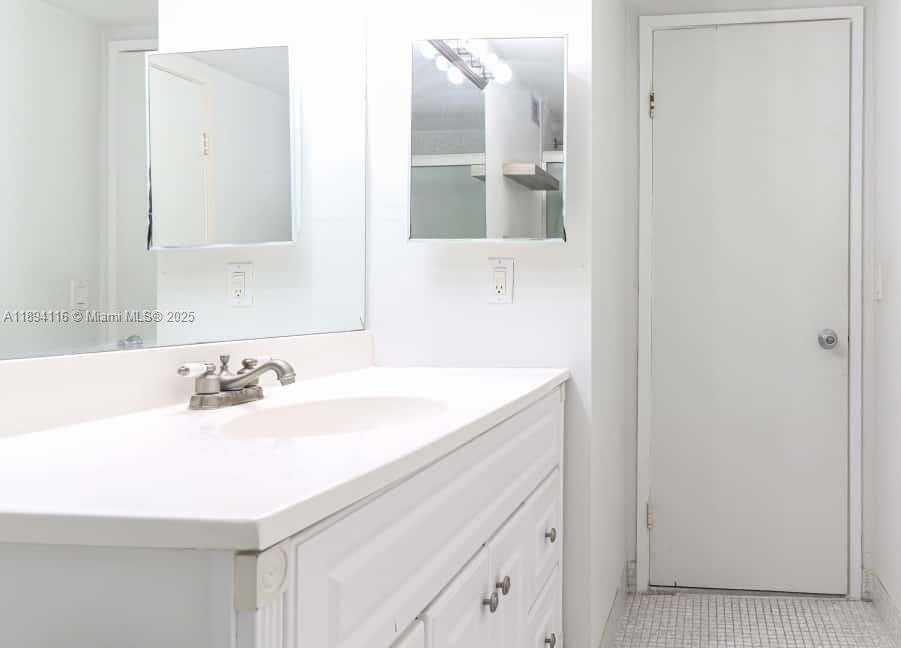 Small Image of 1351 NORTH EAST MIAMI GARDENS DR #1001E, Miami Number 9