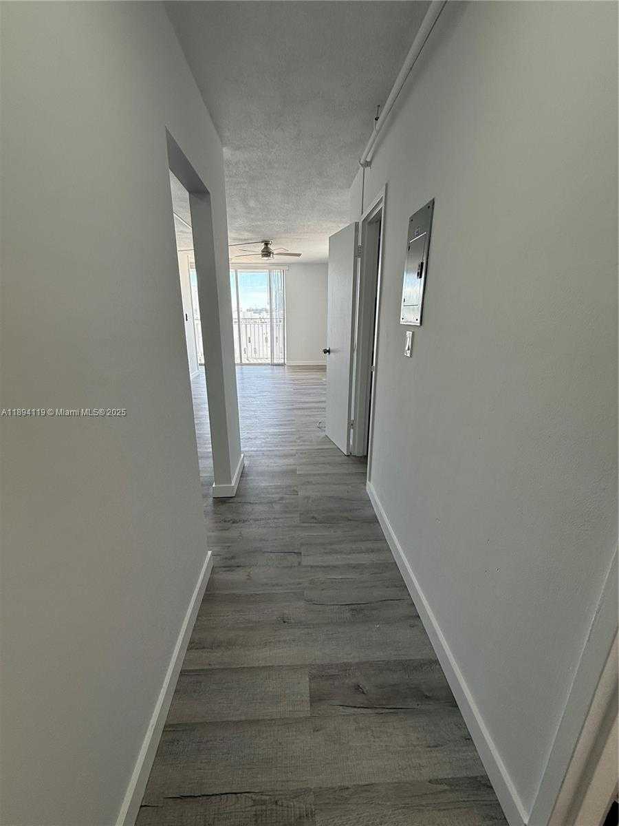 Small Image of 1255 COLLINS AVE #802, Miami Beach Number 10
